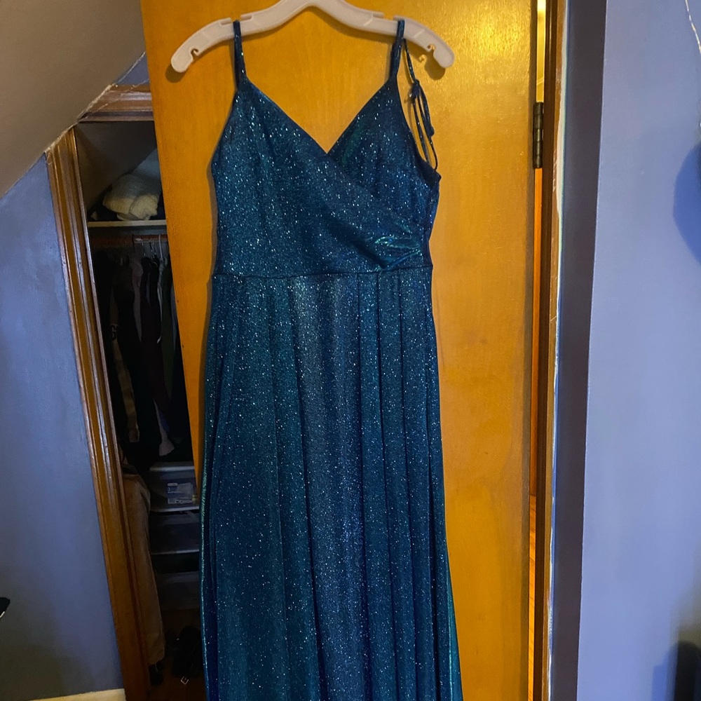 Bridesmaid dress color teal with nice sparkles